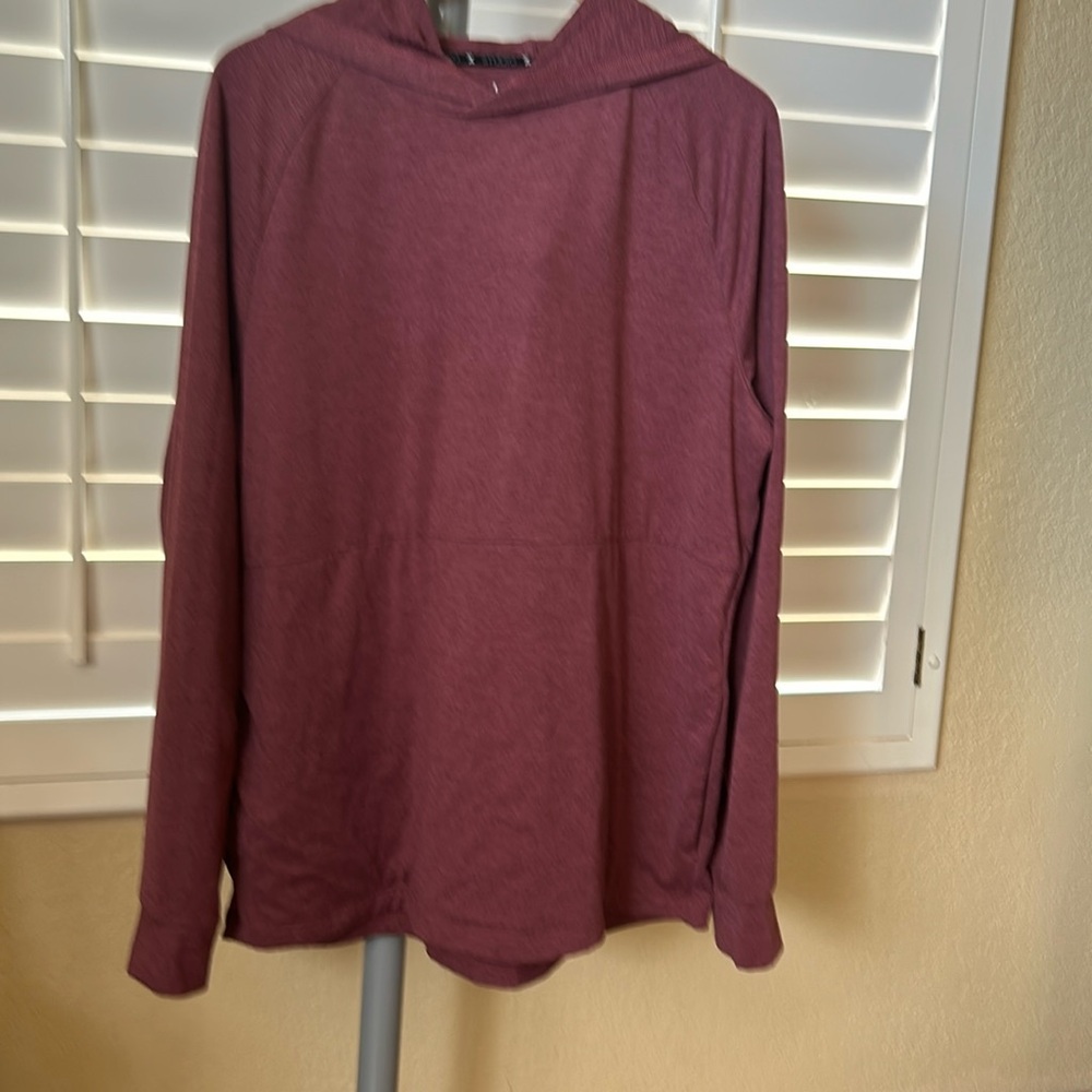 Xersion Studio X men’s hoodie. Size L